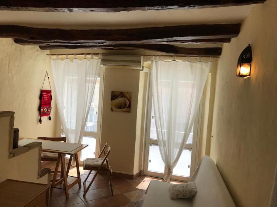 Lo Sguardo Sul Corso - Appartamento Intero Cagliari Exterior foto